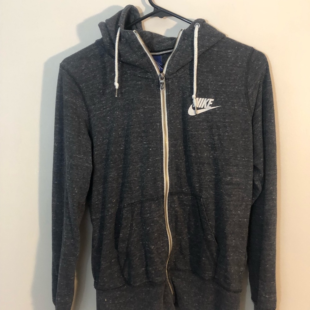 gray nike jacket
